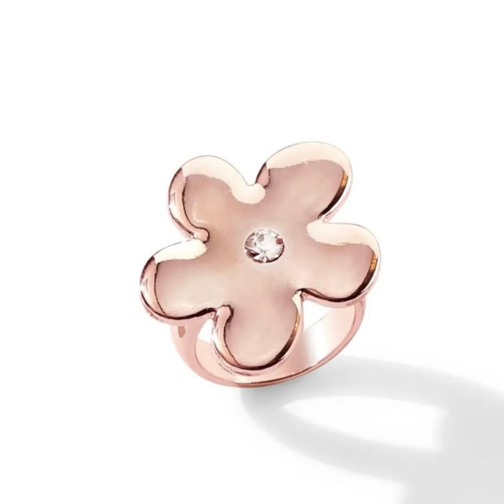 Park Lane “Petals” Ring! Rose Gold!! BNIB!! Size 8